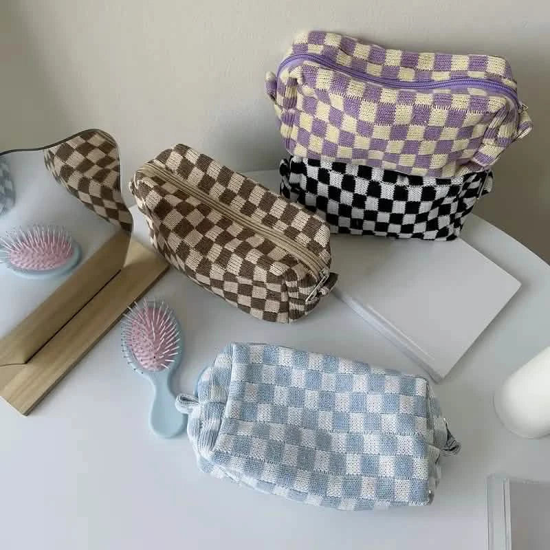 Checkered Pattern Zipper Makeup Bag