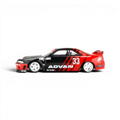 Mini GT x KAIDO Nissan Skyline GT-R R33 Kaido Works ADVAN 1:64