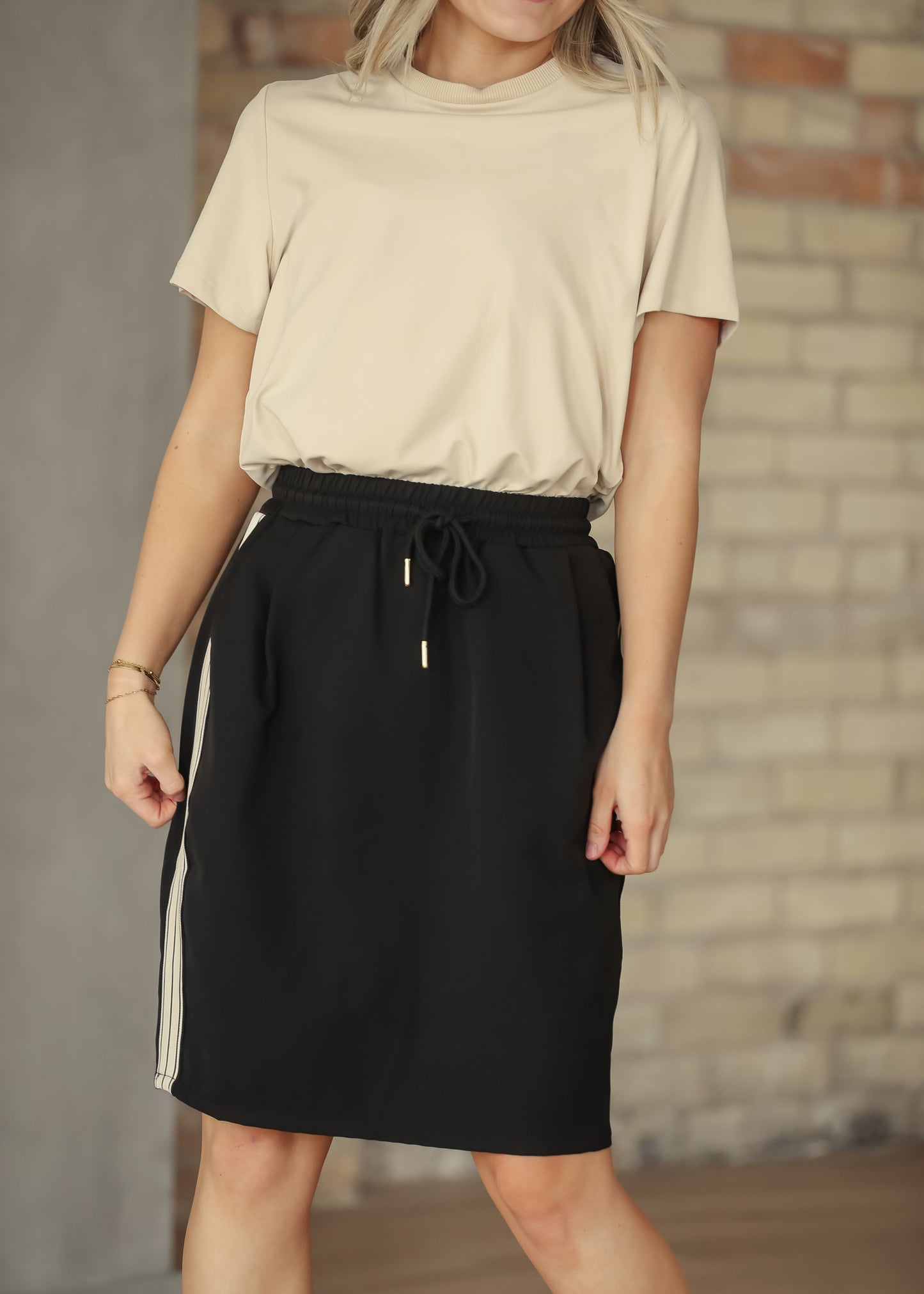 Nina Mid-Rise Track Skirt
